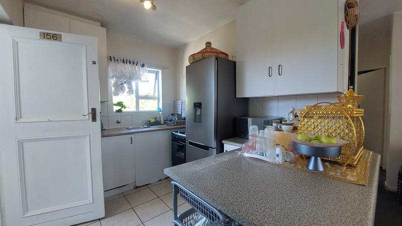 2 Bedroom Property for Sale in Oakglen Western Cape